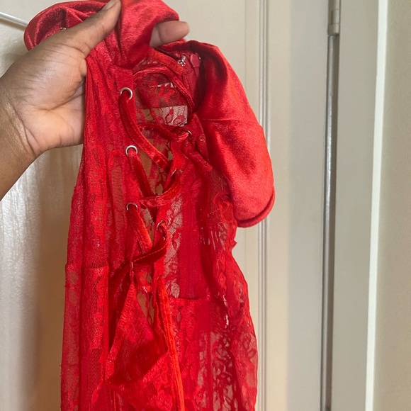 RED LACE DRESS, NEVER WORN. ❤️ - Picture 4 of 5
